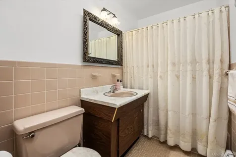 6432 77th Place Middle Village NY 11379