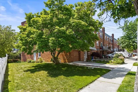 6432 77th Place Middle Village NY 11379