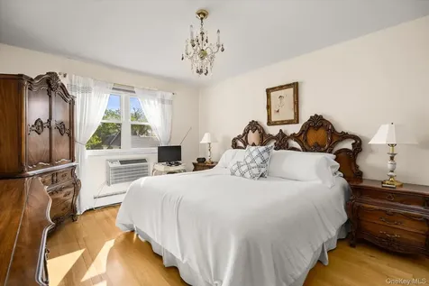 6432 77th Place Middle Village NY 11379