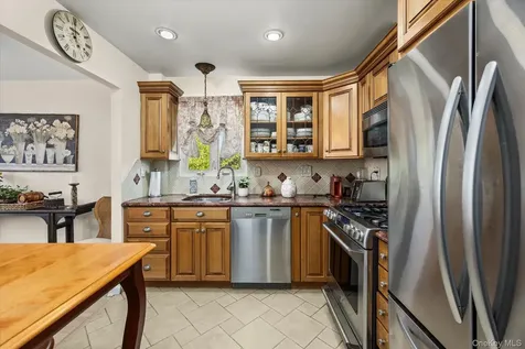 6432 77th Place Middle Village NY 11379