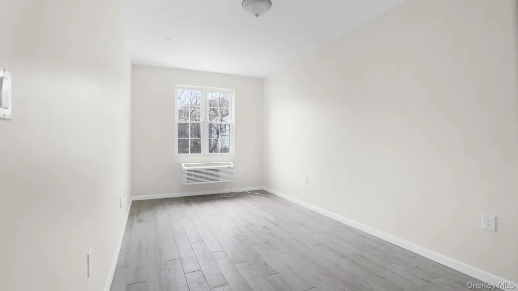506 Van Nest Bronx NY 10460