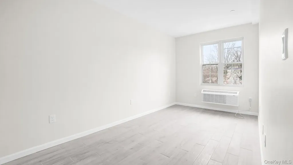 506 Van Nest Bronx NY 10460
