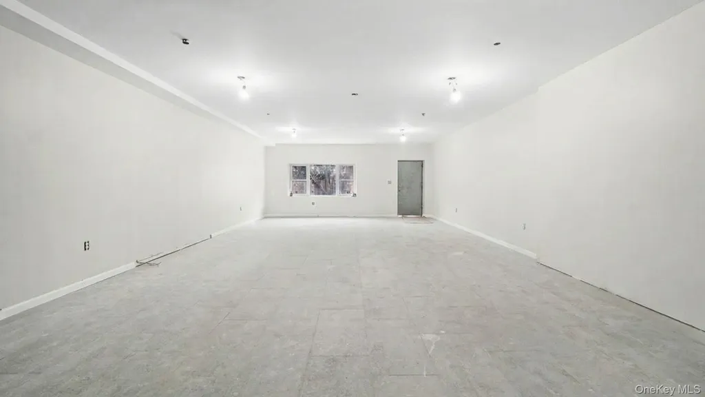 506 Van Nest Bronx NY 10460
