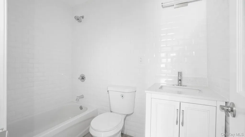 506 Van Nest Bronx NY 10460
