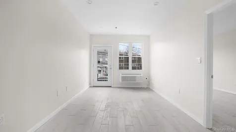 506 Van Nest Bronx NY 10460