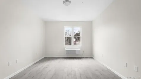 506 Van Nest Bronx NY 10460