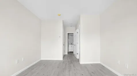506 Van Nest Bronx NY 10460