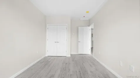506 Van Nest Bronx NY 10460