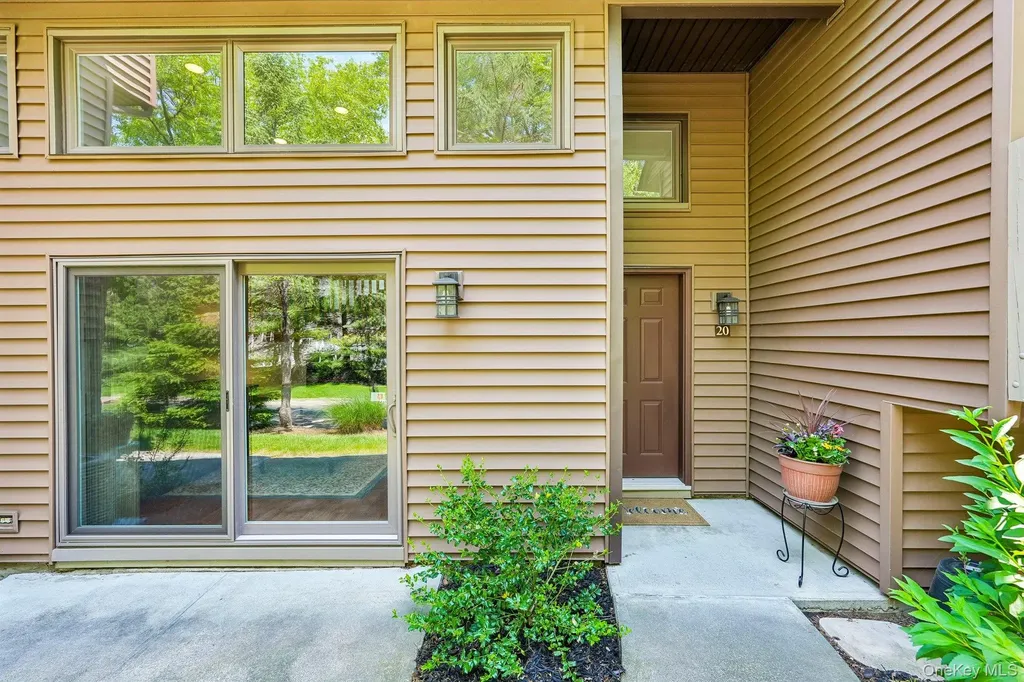 20 Aspen Court Nanuet NY 10954