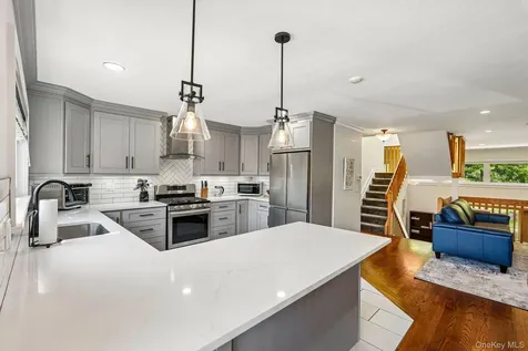 20 Aspen Court Nanuet NY 10954