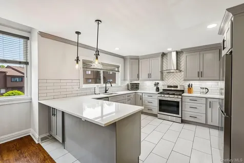 20 Aspen Court Nanuet NY 10954