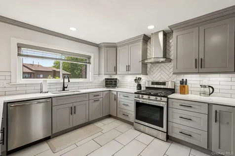 20 Aspen Court Nanuet NY 10954