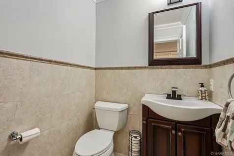 20 Aspen Court Nanuet NY 10954