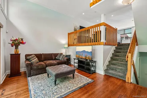20 Aspen Court Nanuet NY 10954