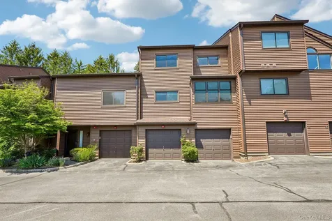 20 Aspen Court Nanuet NY 10954