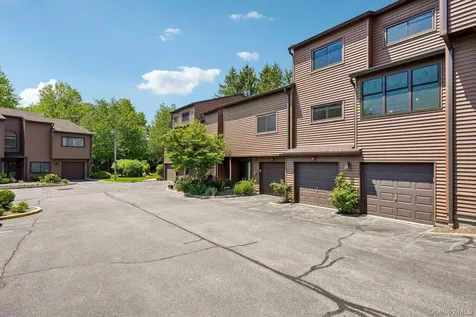 20 Aspen Court Nanuet NY 10954