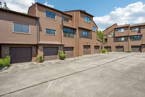 20 Aspen Court Nanuet NY 10954