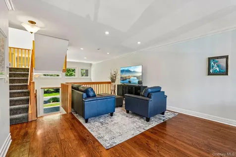 20 Aspen Court Nanuet NY 10954