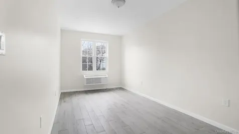 508 Van Nest Bronx NY 10460