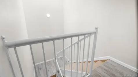 508 Van Nest Bronx NY 10460