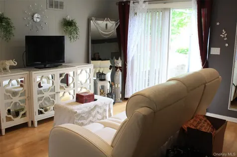 37 Valhalla Road Carmel NY 10512
