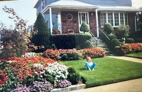 37 Acorn Place Lynbrook NY 11563