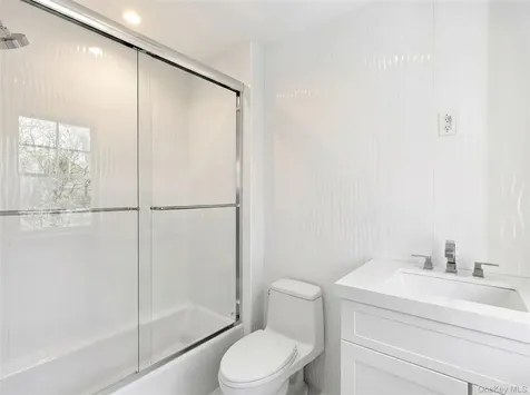 78 Meeting House Road Westhampton Beach NY 11978