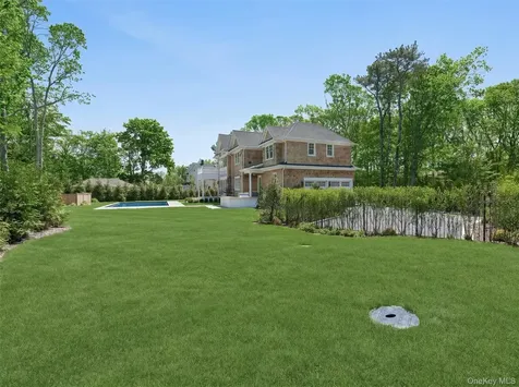 78 Meeting House Road Westhampton Beach NY 11978