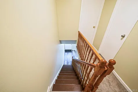 102 Hill Spur Calverton NY 11933