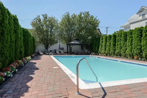 242 Maple Avenue Westbury NY 11590