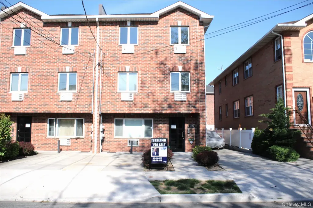 150-42 99th Place Ozone Park NY 11417
