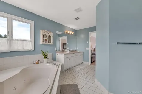 137 Duke Drive Carmel NY 10512