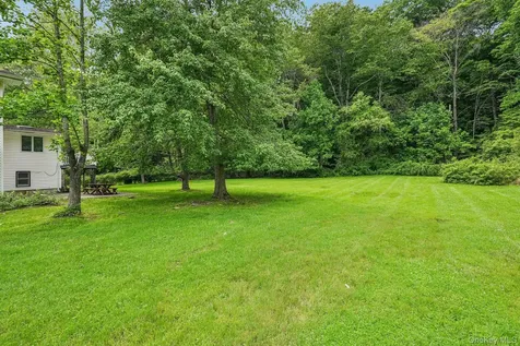 2289 Sultana Drive Yorktown Heights NY 10598