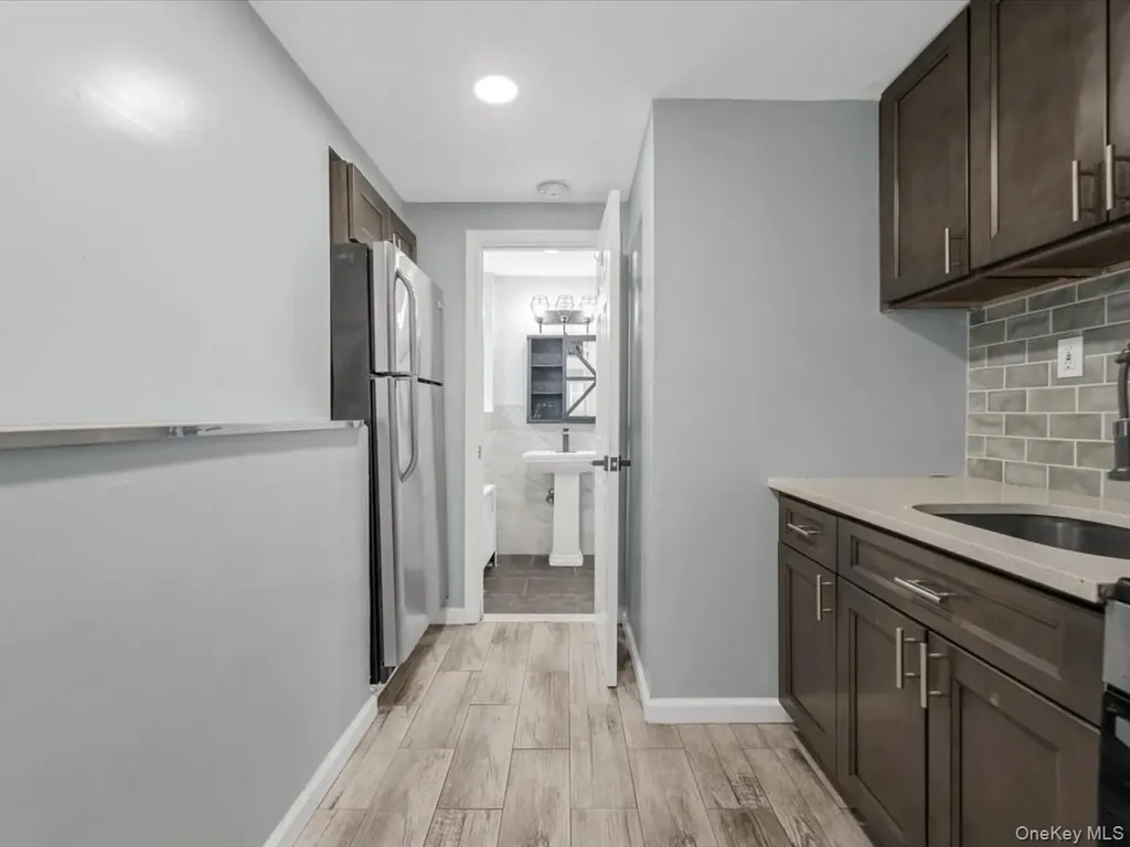 434 N Alleghany Avenue Lindenhurst NY 11757