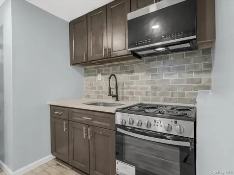 434 N Alleghany Avenue Lindenhurst NY 11757