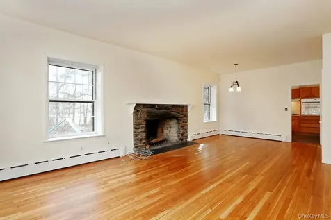 7 Saxon Woods Road White Plains NY 10605