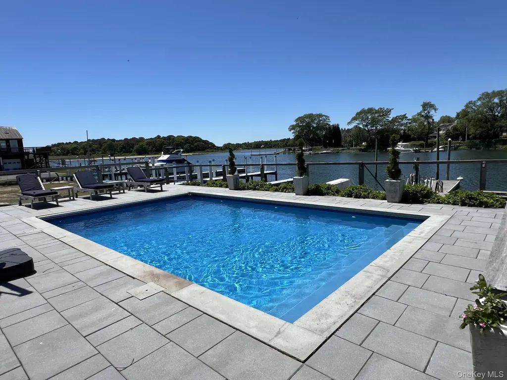 81 Beach Road Aquebogue NY 11901