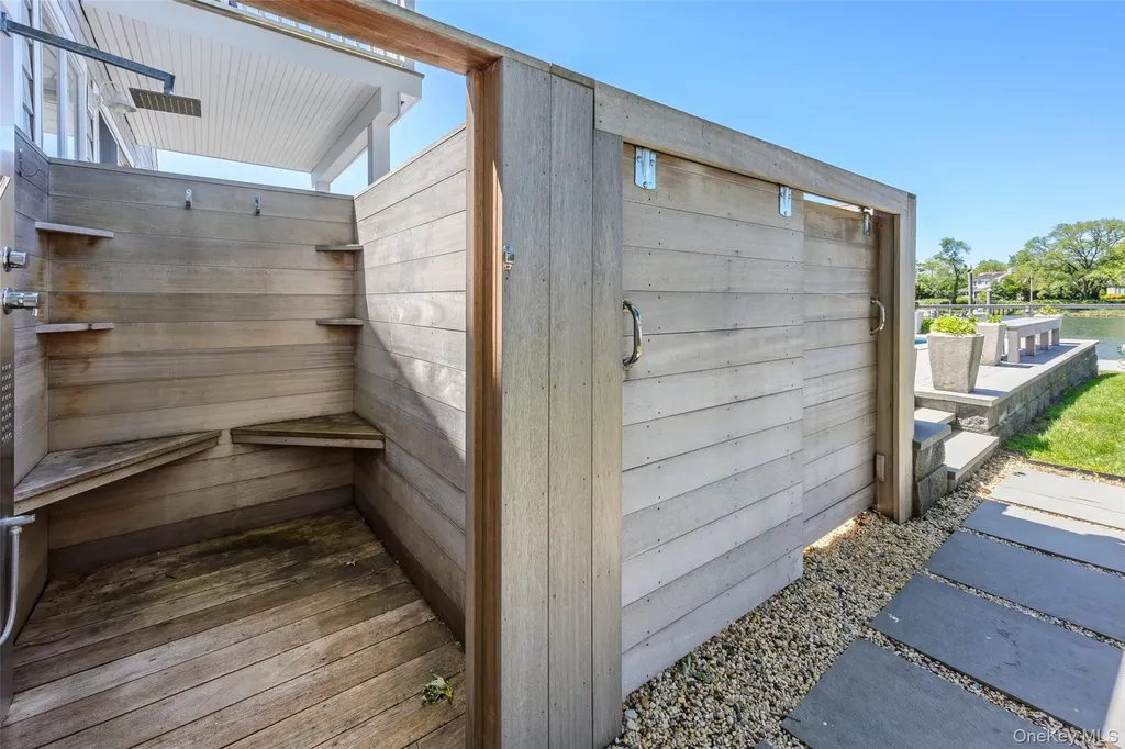 81 Beach Road Aquebogue NY 11901
