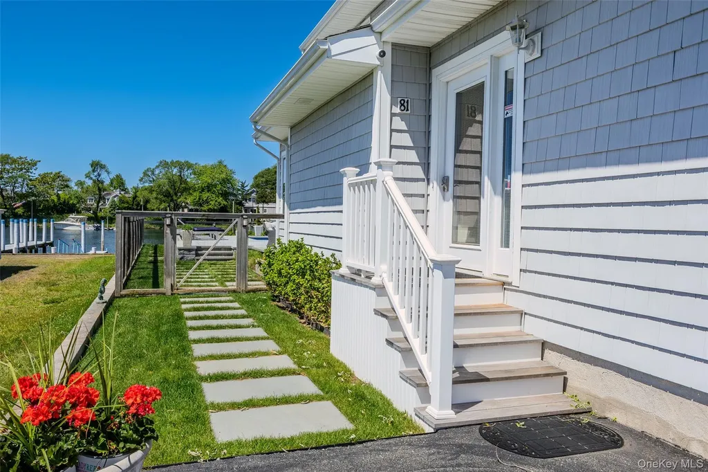 81 Beach Road Aquebogue NY 11901