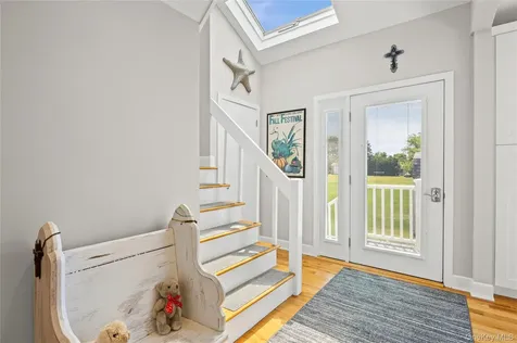 81 Beach Road Aquebogue NY 11901
