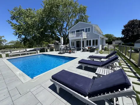 81 Beach Road Aquebogue NY 11901