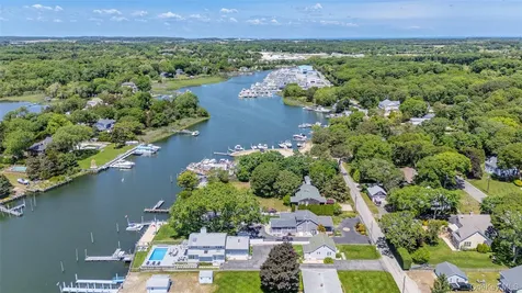 81 Beach Road Aquebogue NY 11901
