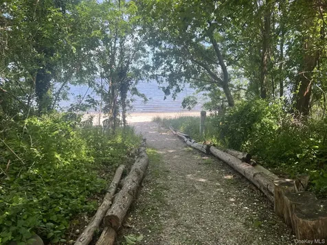 81 Beach Road Aquebogue NY 11901