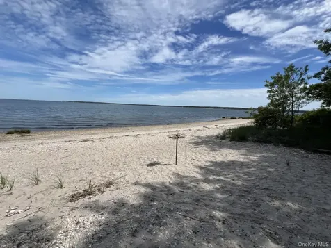 81 Beach Road Aquebogue NY 11901