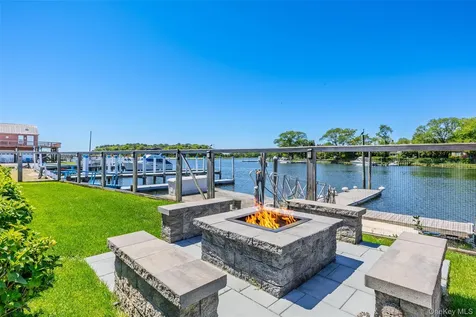 81 Beach Road Aquebogue NY 11901