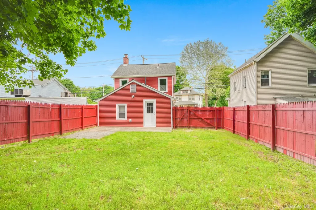 194 Smith Street Poughkeepsie NY 12601