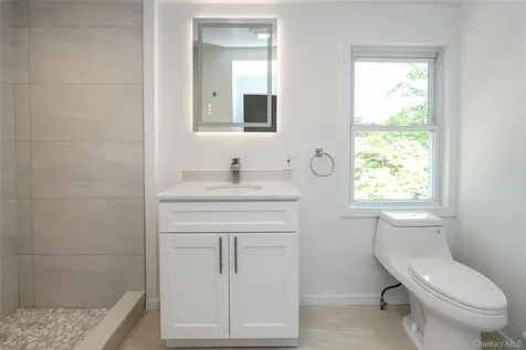 12 Garland Lane Westbury NY 11590
