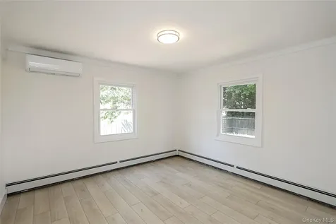 12 Garland Lane Westbury NY 11590
