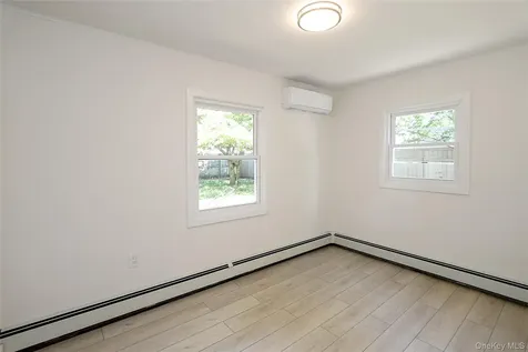 12 Garland Lane Westbury NY 11590