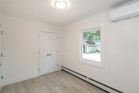 12 Garland Lane Westbury NY 11590